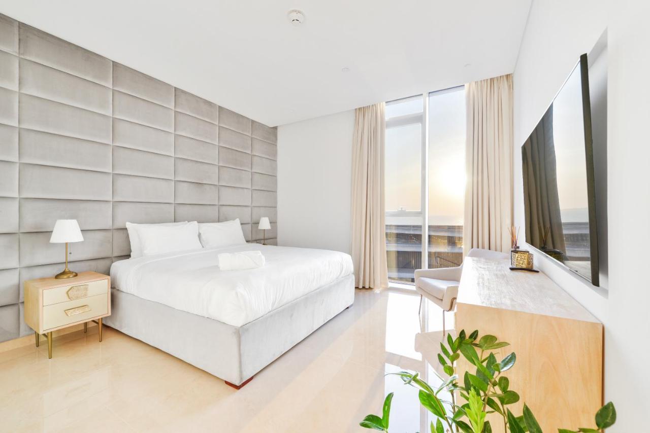 Posh 2 Bedroom Oceanfront Apt In The Heart Of Bluewaters Island Dubai Exterior photo