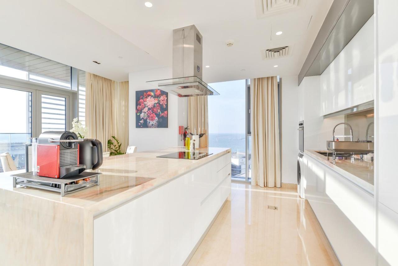 Posh 2 Bedroom Oceanfront Apt In The Heart Of Bluewaters Island Dubai Exterior photo